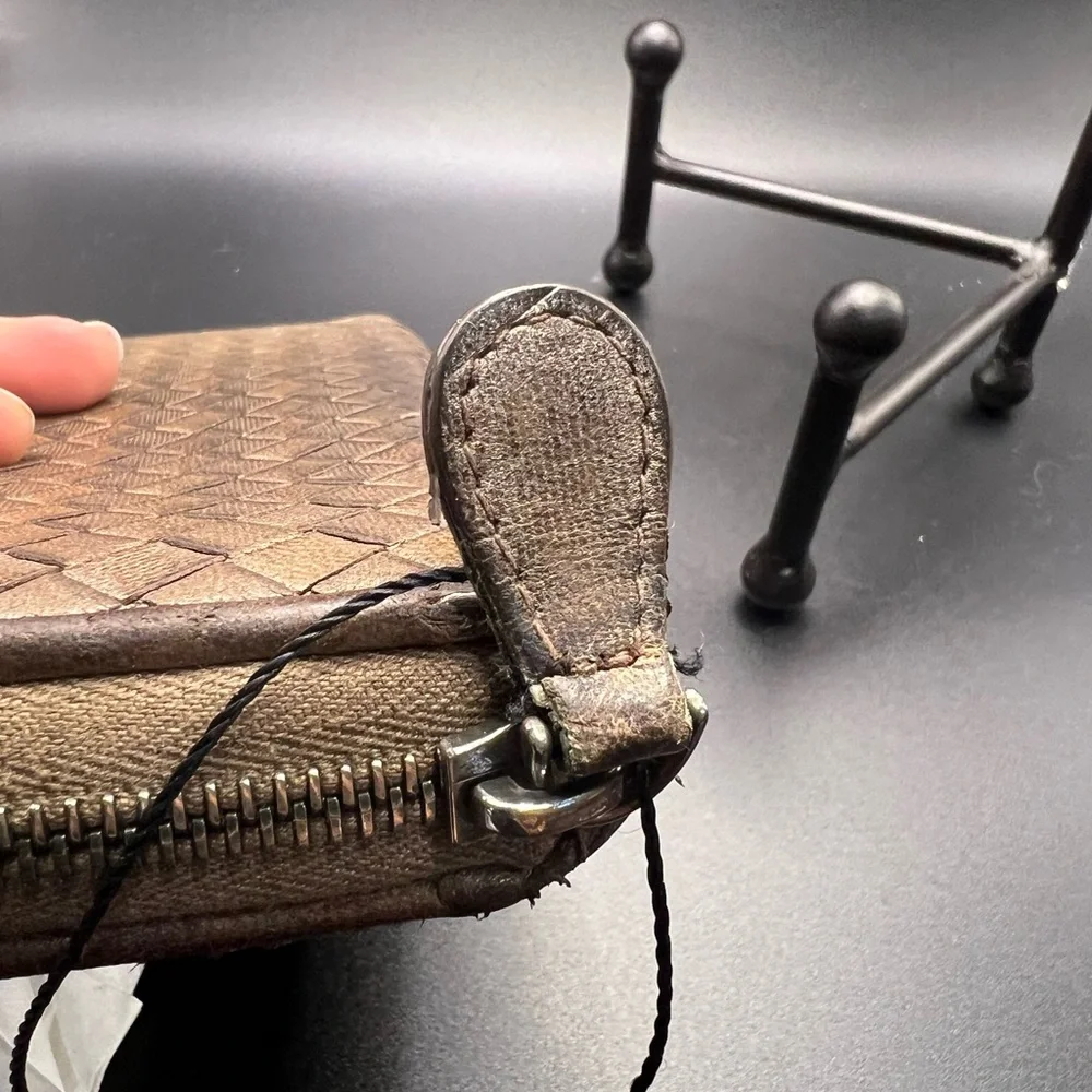Authentic Bottega Veneta
Intrecciato Metallic Zippy Wallet

Dust Bag included - Picture 13 of 14